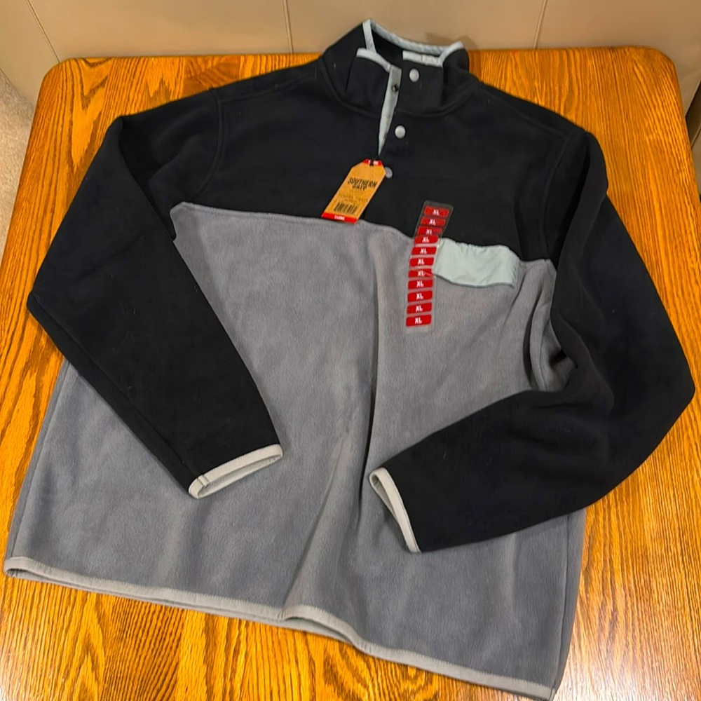 NWT Southern Grit Tundra Fleece - XL